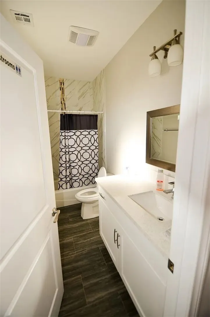 134 E 104th Los Angeles, CA 90003