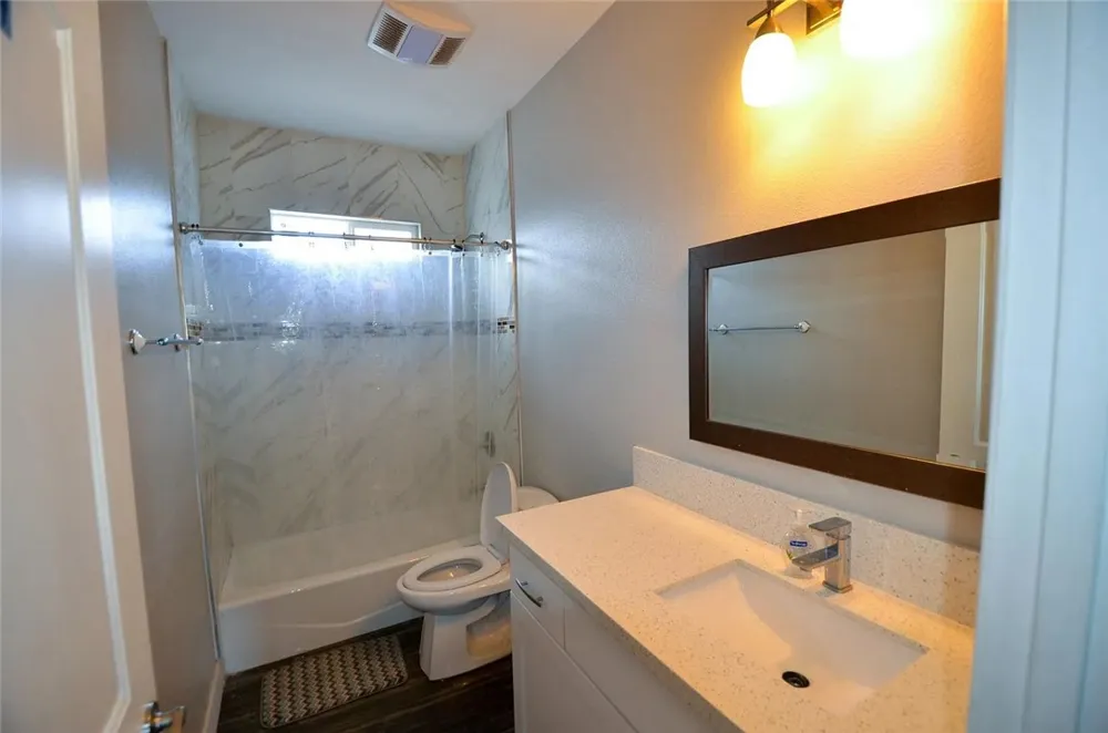 134 E 104th Los Angeles, CA 90003