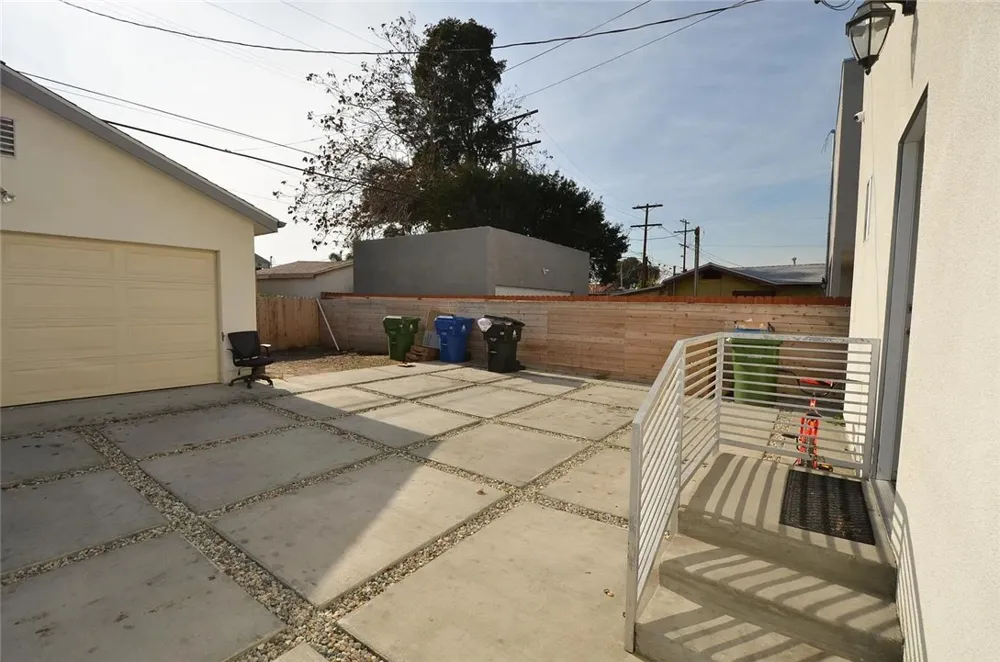 134 E 104th Los Angeles, CA 90003