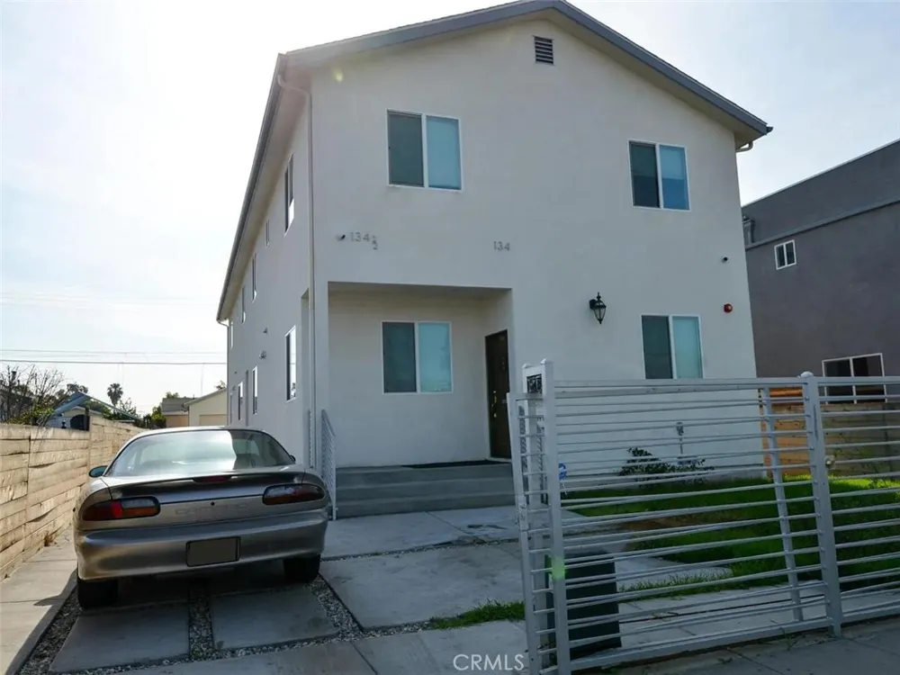 134 E 104th Los Angeles, CA 90003