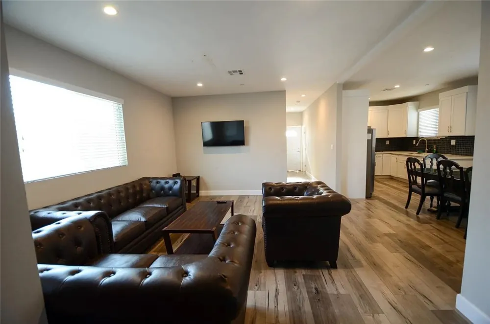 134 E 104th Los Angeles, CA 90003