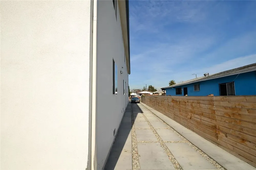 134 E 104th Los Angeles, CA 90003