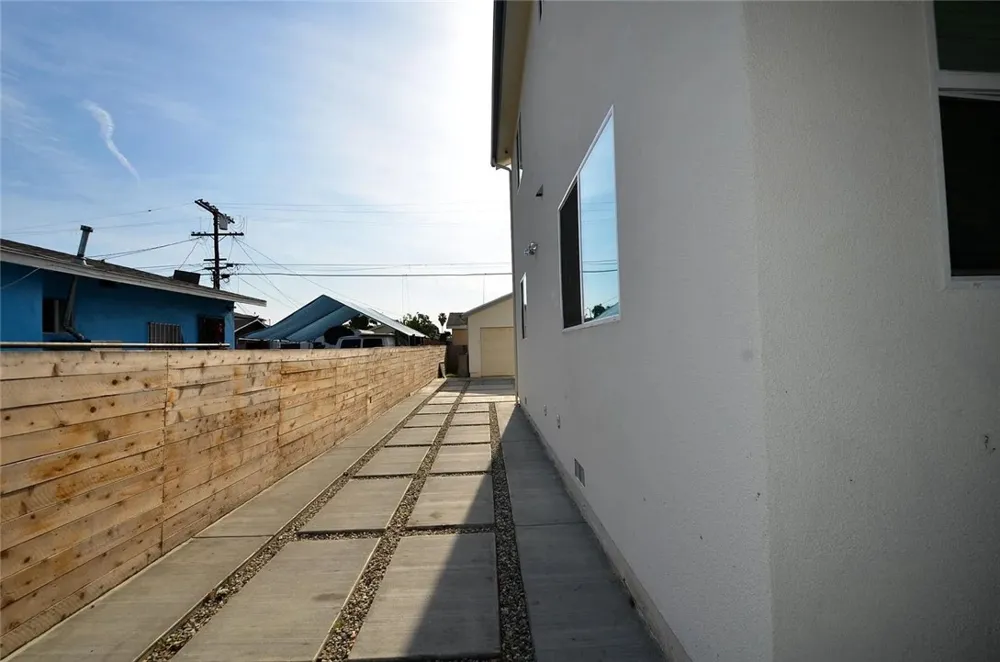 134 E 104th Los Angeles, CA 90003