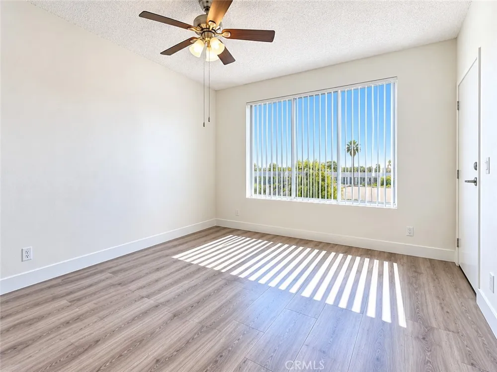11657 Oxnard Street #212 North Hollywood, CA 91606