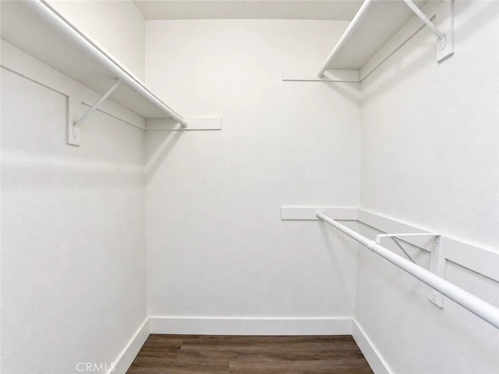 11657 Oxnard Street #212 North Hollywood, CA 91606