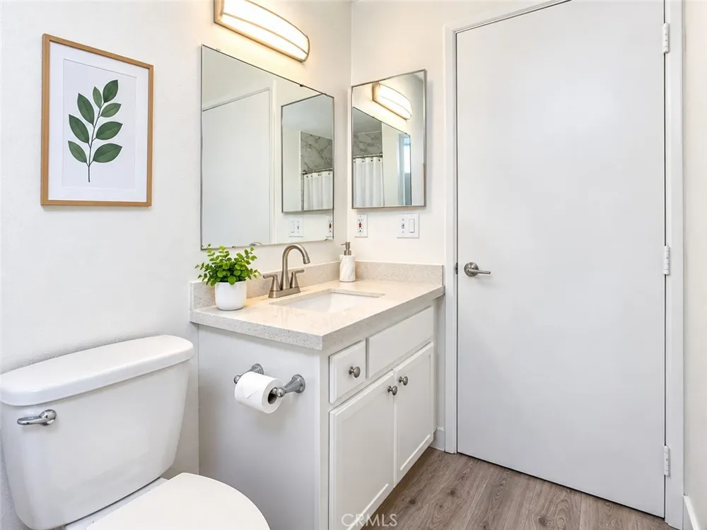 11657 Oxnard Street #212 North Hollywood, CA 91606