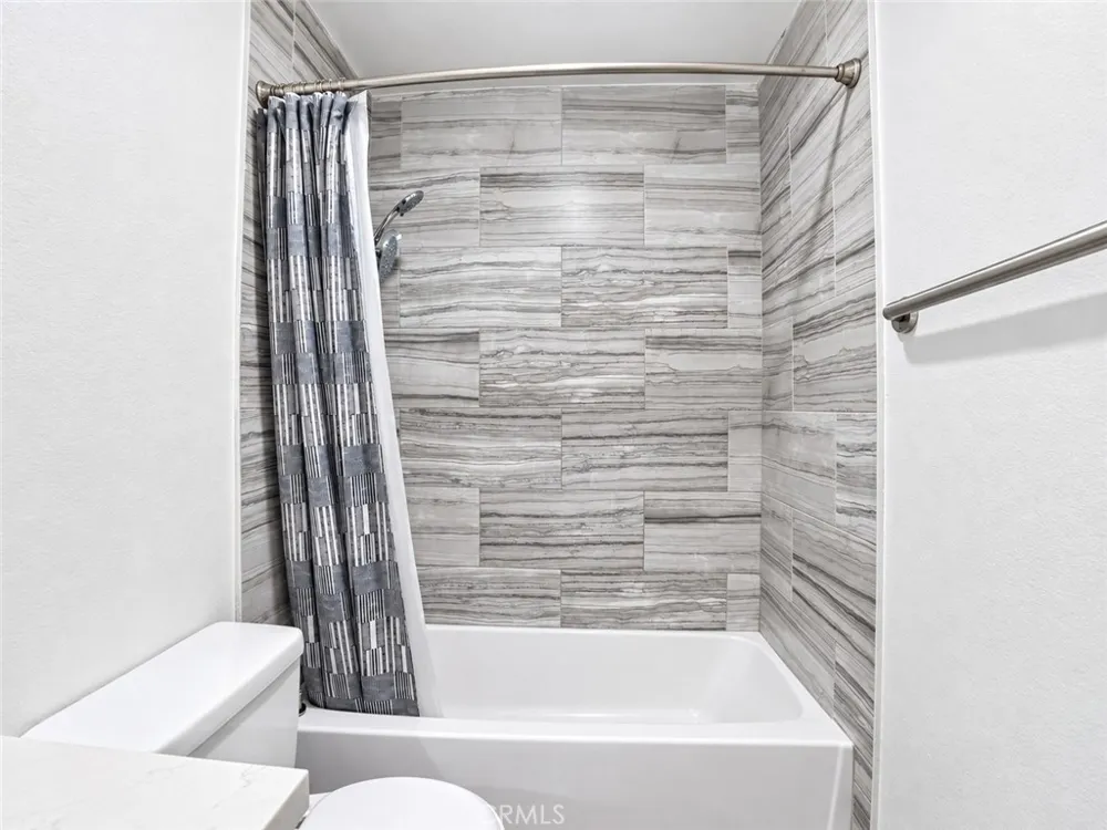 11657 Oxnard Street #212 North Hollywood, CA 91606