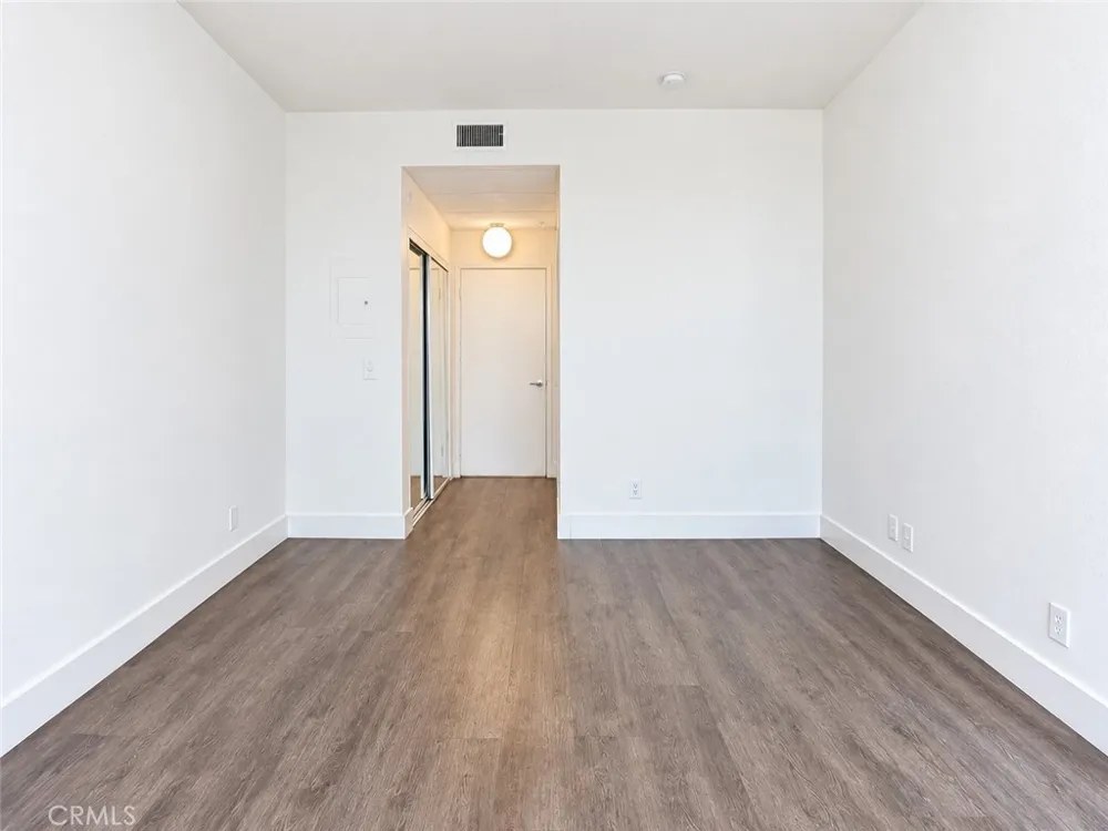 11657 Oxnard Street #212 North Hollywood, CA 91606