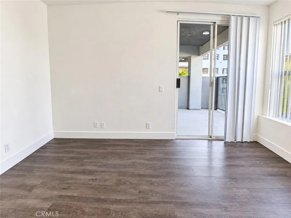 11657 Oxnard Street #212 North Hollywood, CA 91606