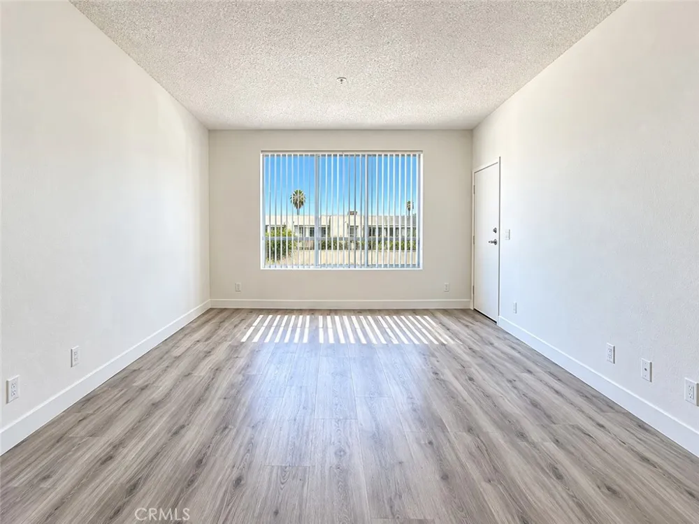 11657 Oxnard Street #212 North Hollywood, CA 91606