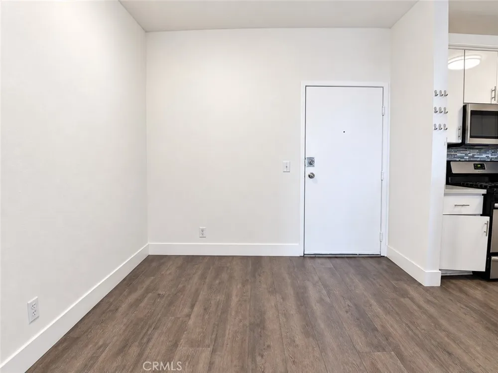 11657 Oxnard Street #212 North Hollywood, CA 91606