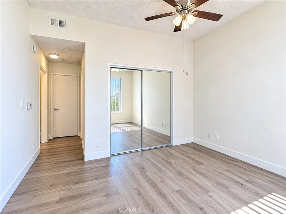 11657 Oxnard Street #212 North Hollywood, CA 91606