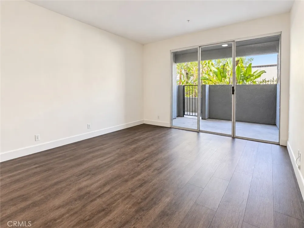 11657 Oxnard Street #212 North Hollywood, CA 91606