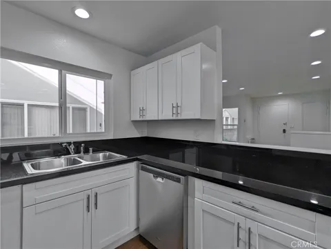1159 Linden Avenue #1