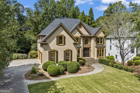 5545 Stoneleigh DR