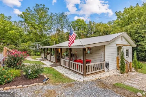 325 Austin ST