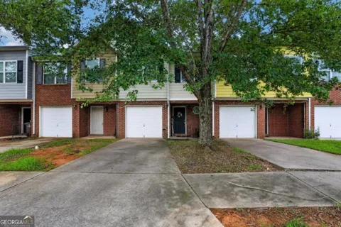 1720 Formosa LN