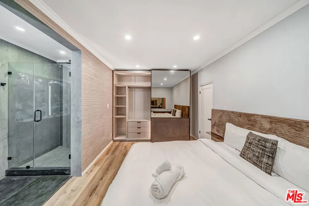 8874 Evanview Drive Los Angeles, CA 90069