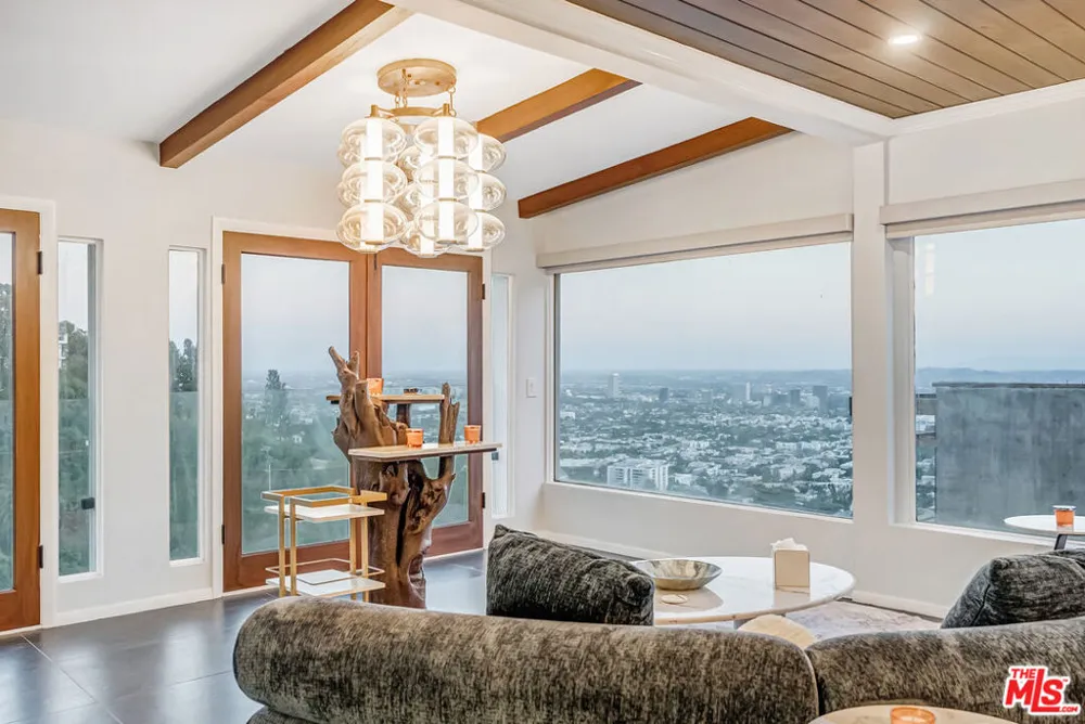 8874 Evanview Drive Los Angeles, CA 90069