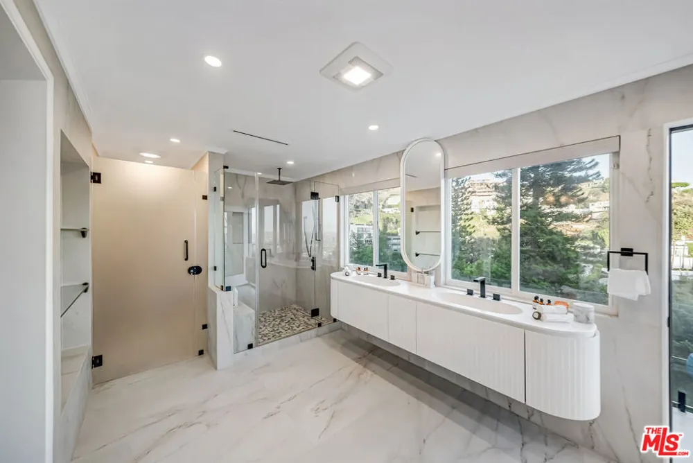 8874 Evanview Drive Los Angeles, CA 90069