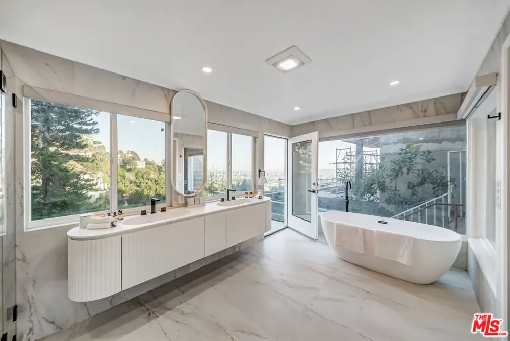 8874 Evanview Drive Los Angeles, CA 90069