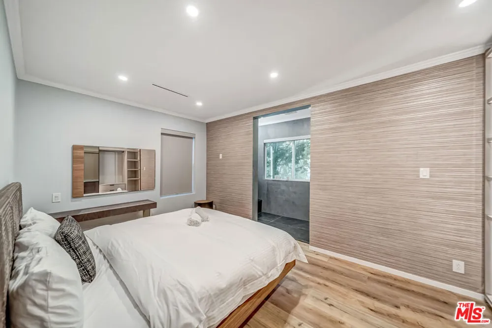 8874 Evanview Drive Los Angeles, CA 90069