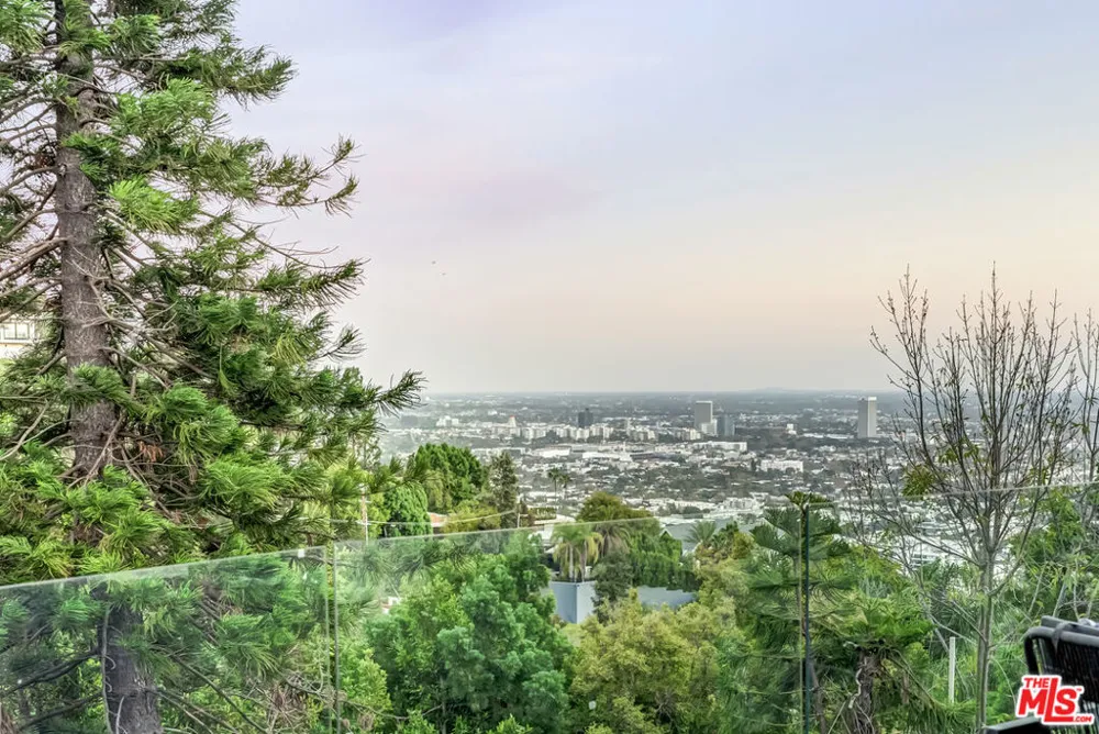 8874 Evanview Drive Los Angeles, CA 90069