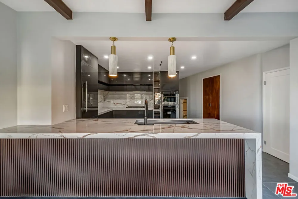 8874 Evanview Drive Los Angeles, CA 90069