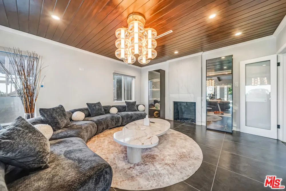 8874 Evanview Drive Los Angeles, CA 90069
