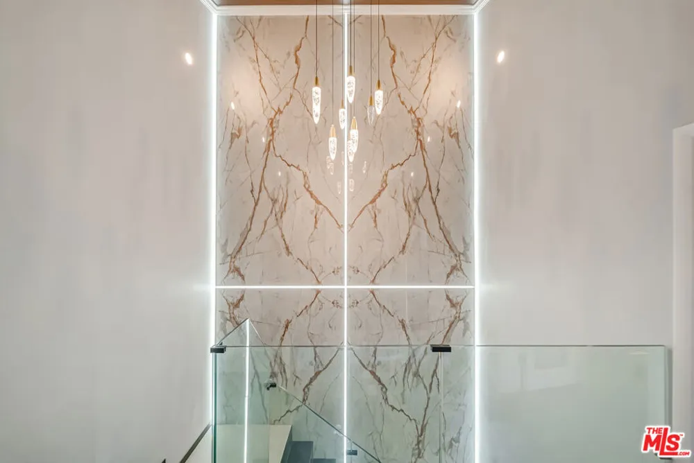 8874 Evanview Drive Los Angeles, CA 90069