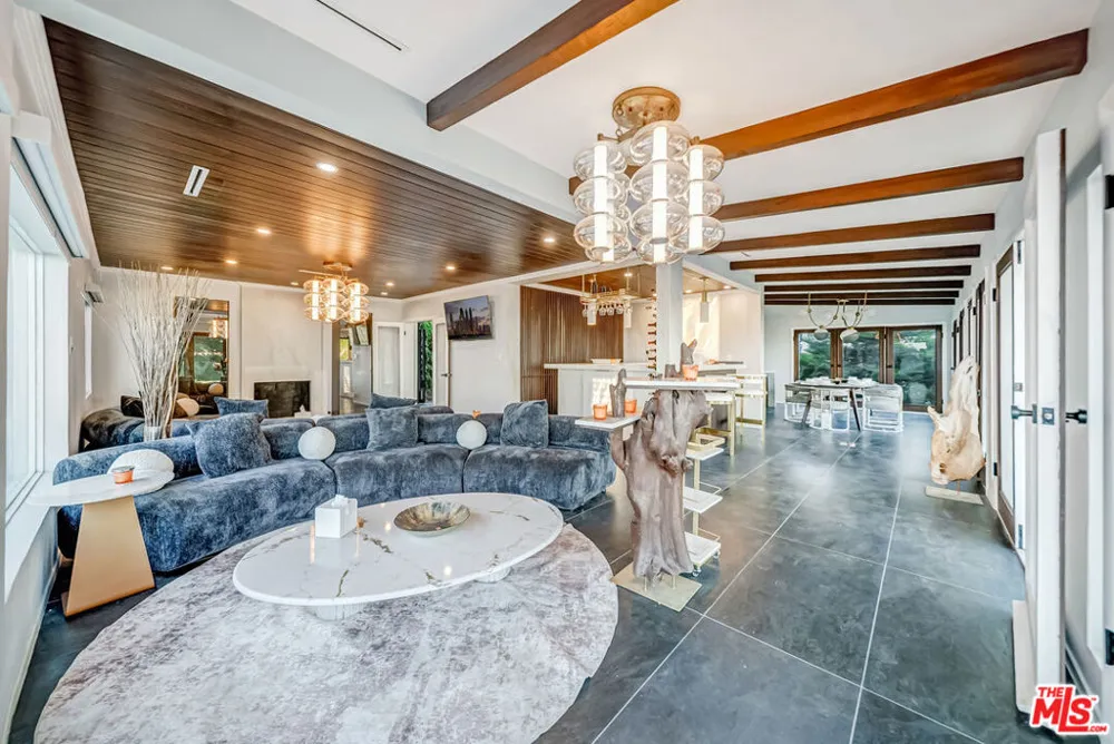8874 Evanview Drive Los Angeles, CA 90069