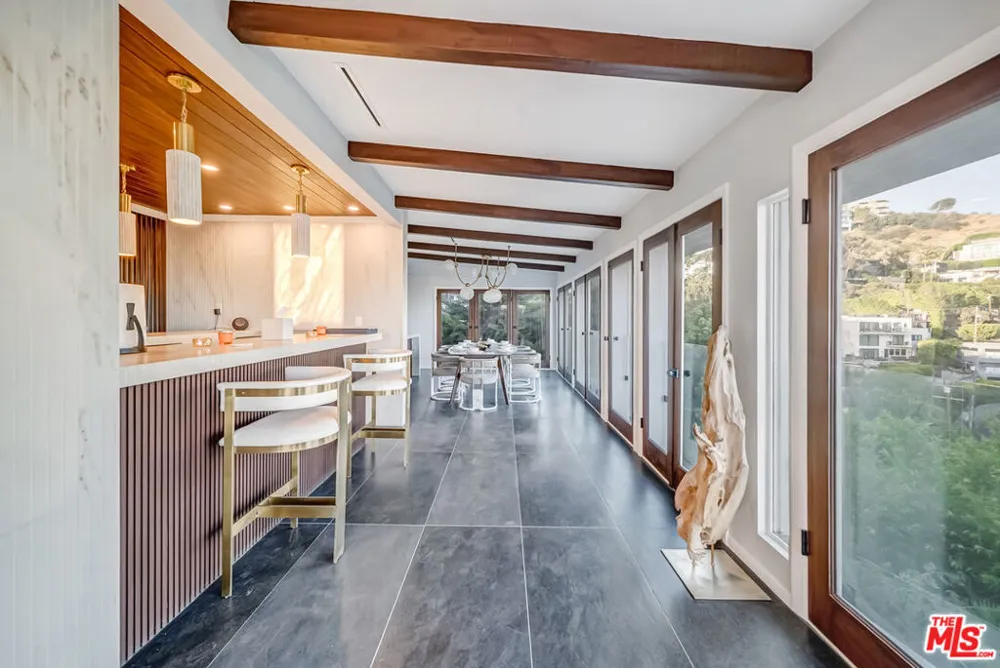 8874 Evanview Drive Los Angeles, CA 90069