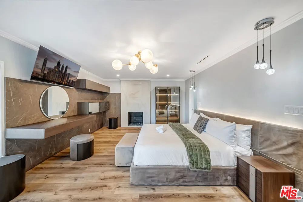 8874 Evanview Drive Los Angeles, CA 90069