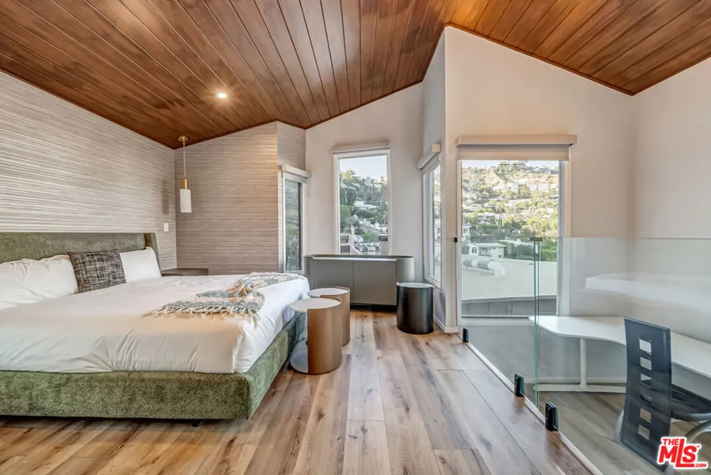 8874 Evanview Drive Los Angeles, CA 90069