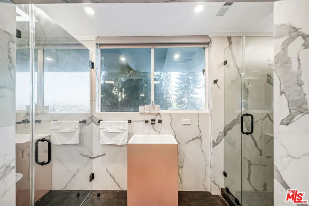 8874 Evanview Drive Los Angeles, CA 90069