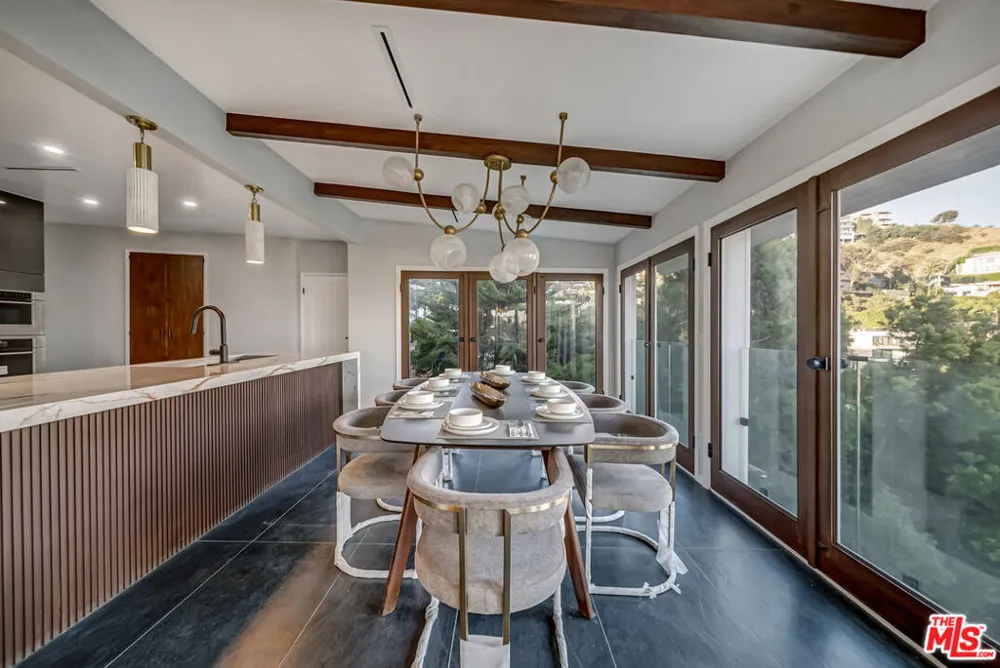 8874 Evanview Drive Los Angeles, CA 90069