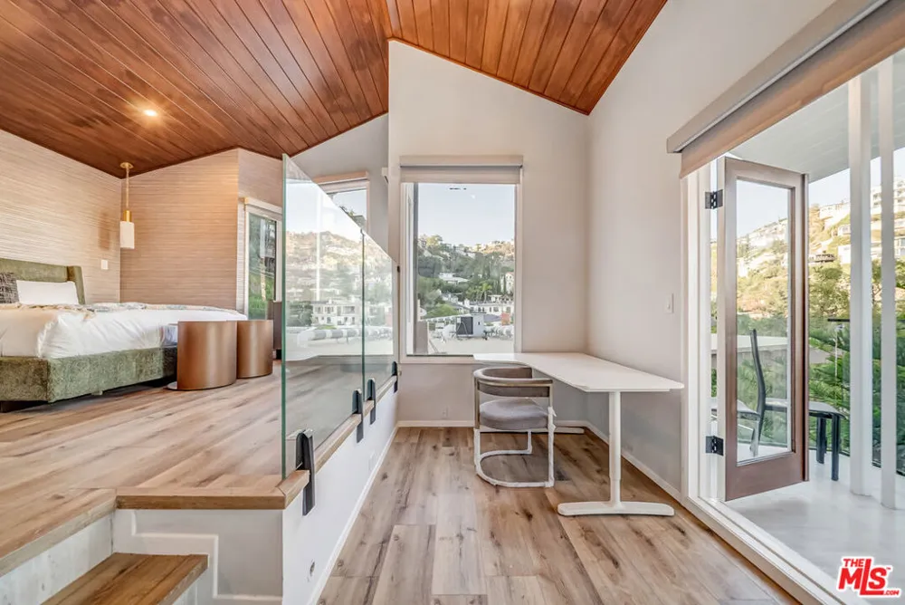 8874 Evanview Drive Los Angeles, CA 90069