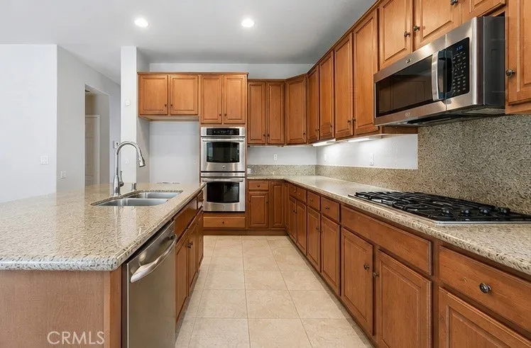 6136 Walnut Grove Court Rancho Cucamonga, CA 91739