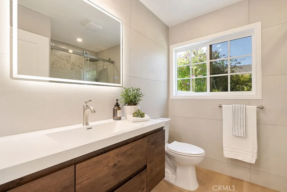 2608 W Palais Road Anaheim, CA 92804