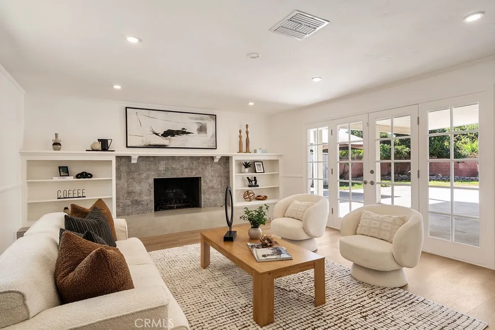 2608 W Palais Road Anaheim, CA 92804