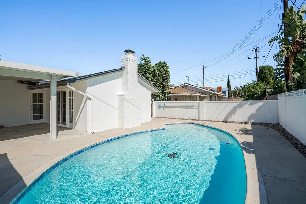 2608 W Palais Road Anaheim, CA 92804