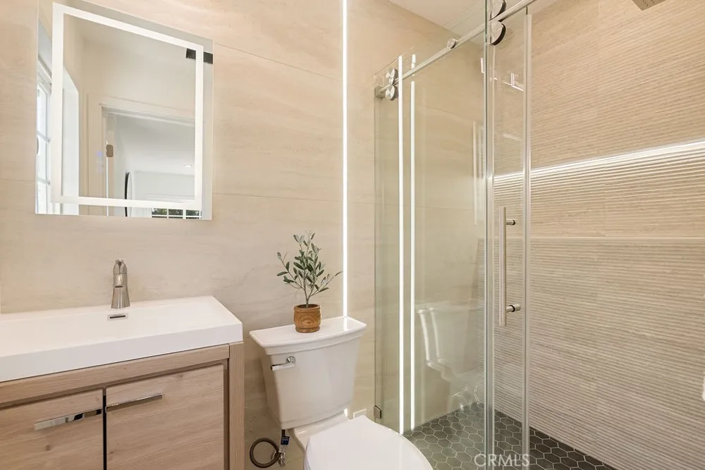 2608 W Palais Road Anaheim, CA 92804