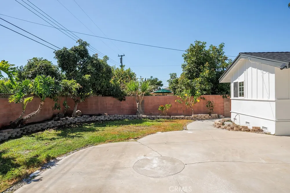2608 W Palais Road Anaheim, CA 92804
