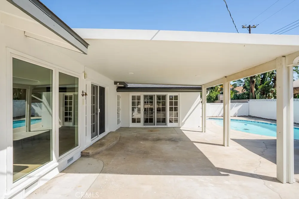 2608 W Palais Road Anaheim, CA 92804