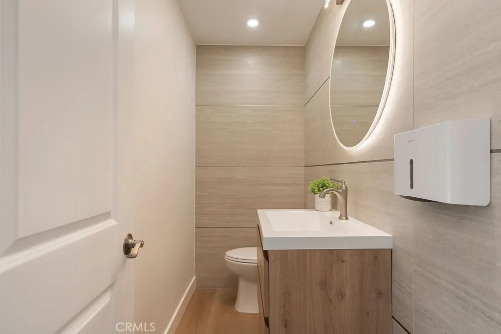 2608 W Palais Road Anaheim, CA 92804