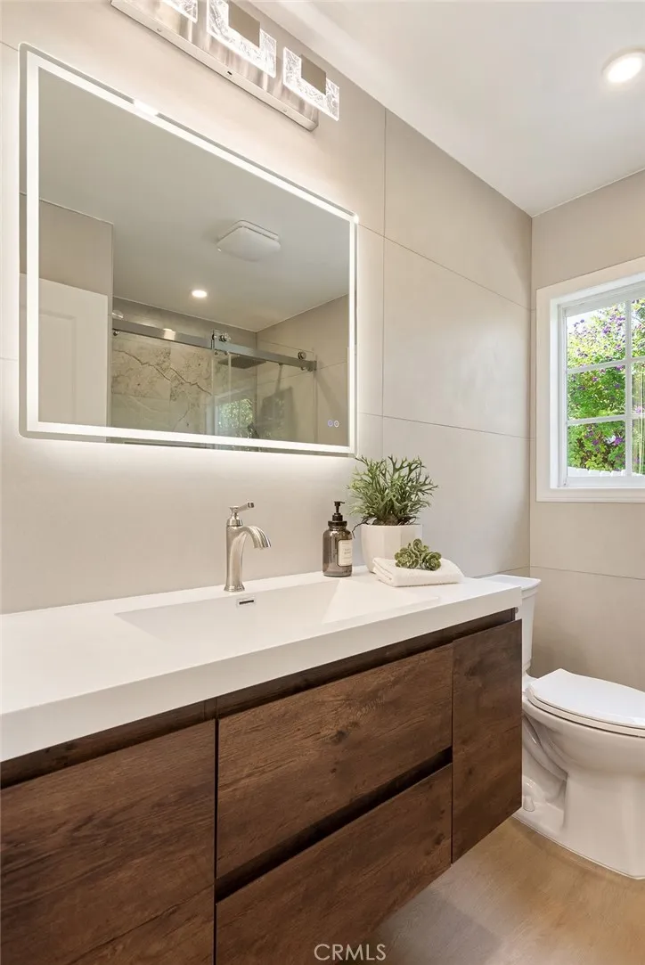 2608 W Palais Road Anaheim, CA 92804