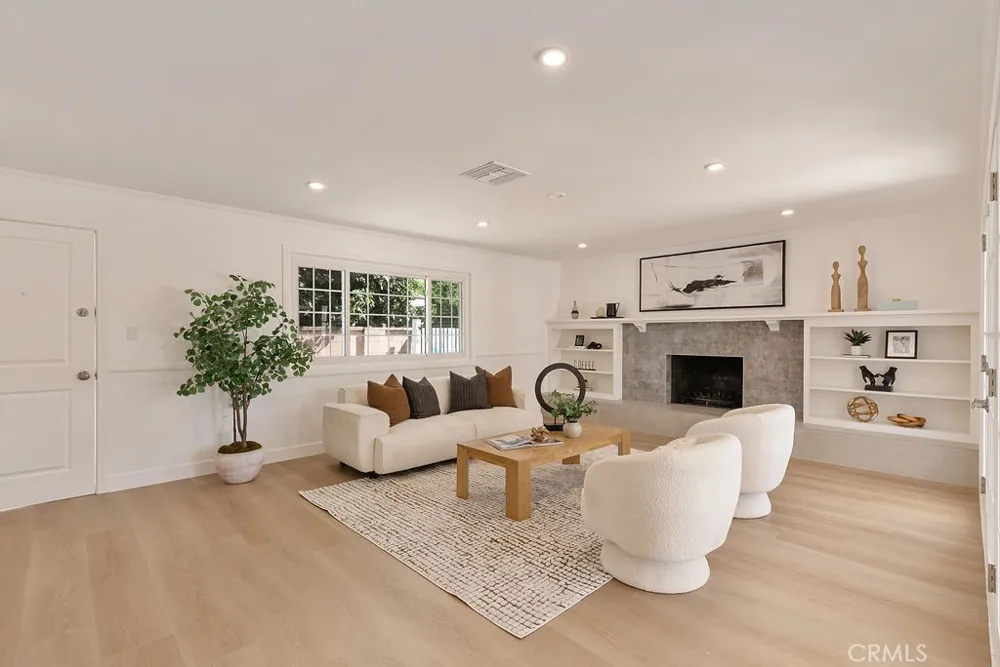 2608 W Palais Road Anaheim, CA 92804
