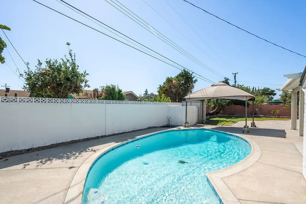 2608 W Palais Road Anaheim, CA 92804