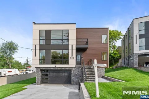 849 Pleasantview 1st Fl.