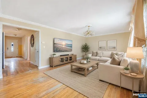 261 10th Street 2